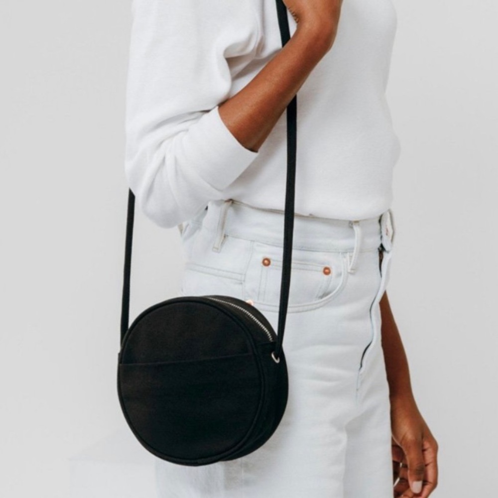 BAGGU canvas black circle purse